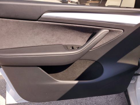 Used 2024 Tesla Model Y Long Range image 16