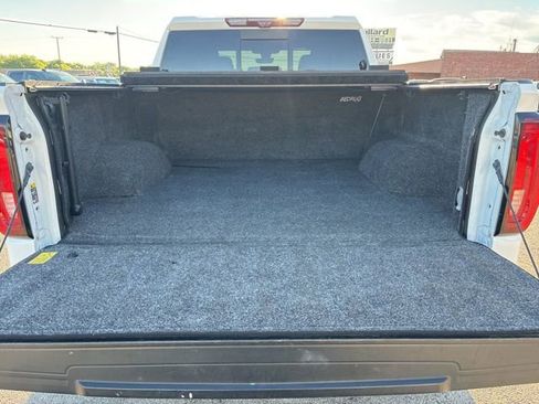 Used 2021 GMC Sierra 1500 AT4 w/ Technology Package image 17