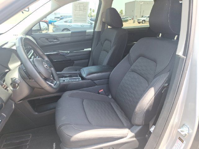 Certified 2025 Nissan Pathfinder SV FWD image 10