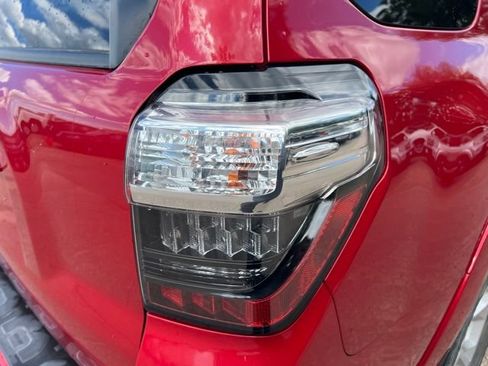 Used 2019 Toyota 4Runner SR5 AWD/4WD image 12