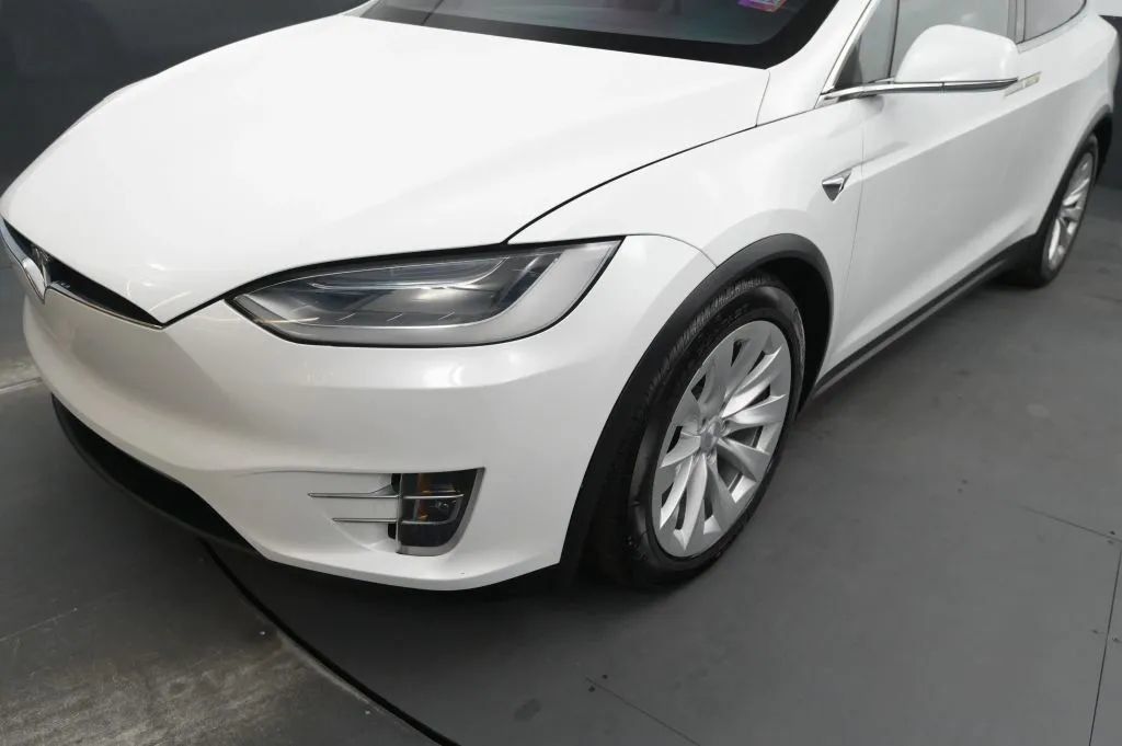 Used 2019 Tesla Model X Long Range AWD/4WD image 9