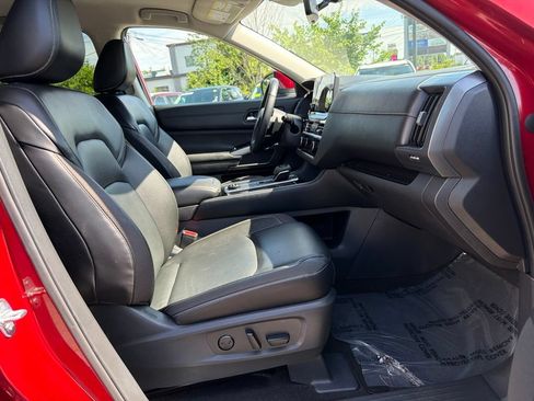 Used 2023 Nissan Pathfinder SL AWD/4WD image 27