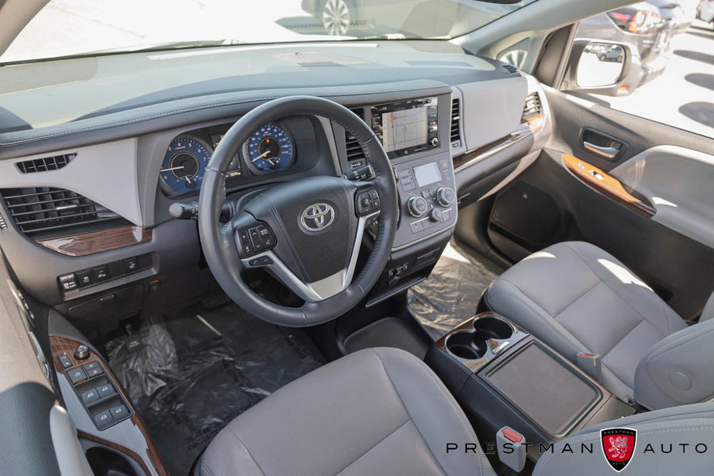 Used 2020 Toyota Sienna Limited FWD image 23