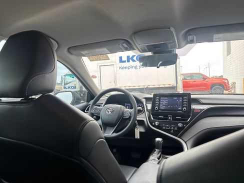 Used 2022 Toyota Camry SE image 24