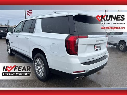 Used 2025 GMC Yukon XL Denali image 9
