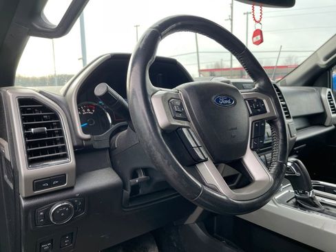 Used 2017 Ford F150 Lariat image 15