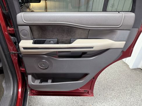 Used 2019 Ford Expedition Limited image 36