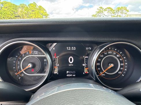 Used 2019 Jeep Wrangler Unlimited Sahara w/ Dual Top Group image 30