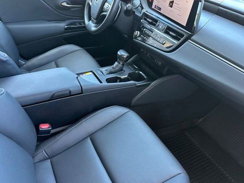 Used 2025 Lexus ES 350 w/ Premium Package FWD image 18