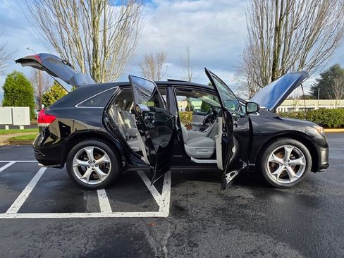 Used 2009 Toyota Venza AWD image 24