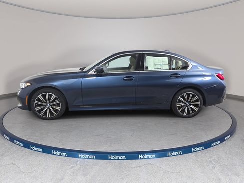 New 2026 BMW 330i xDrive Sedan w/ Premium Package AWD/4WD image 8