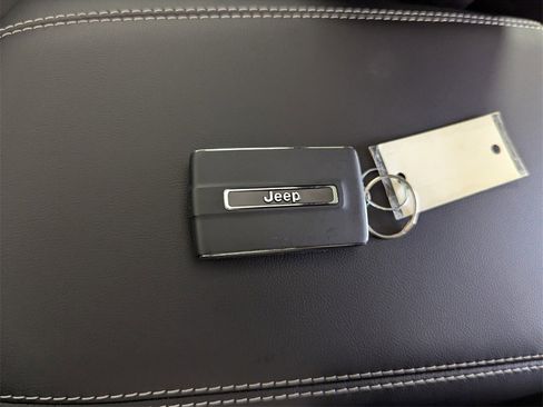 New 2025 Jeep Grand Cherokee Limited w/ Luxury Tech Group II image 29