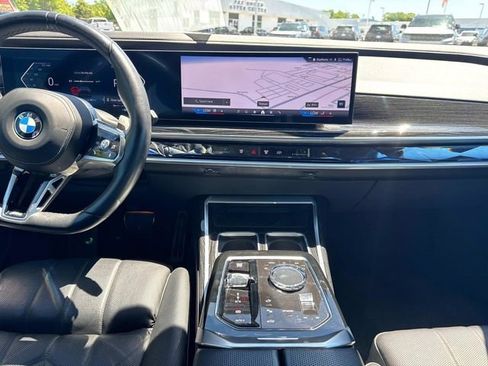 Used 2025 BMW 740i xDrive AWD/4WD image 19