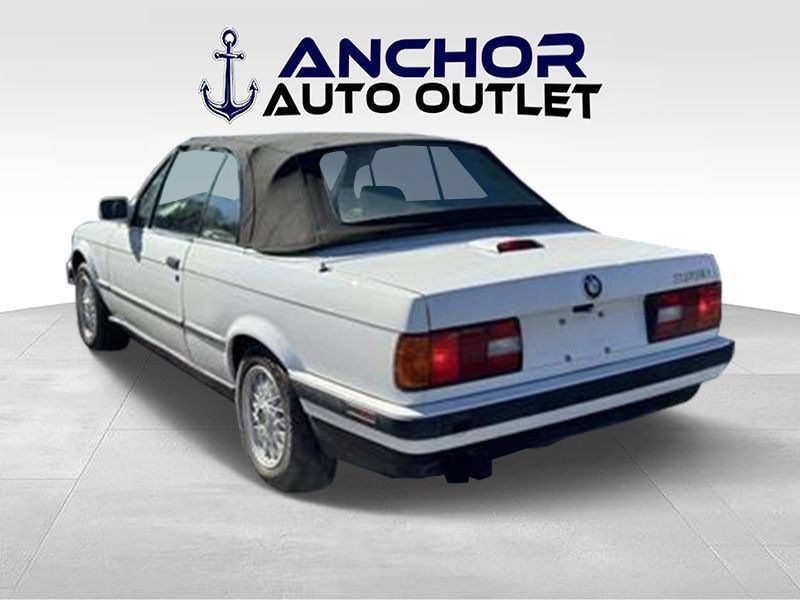 Used 1992 BMW 325i Convertible RWD image 6