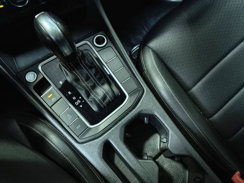 Used 2021 Volkswagen Jetta SE image 29