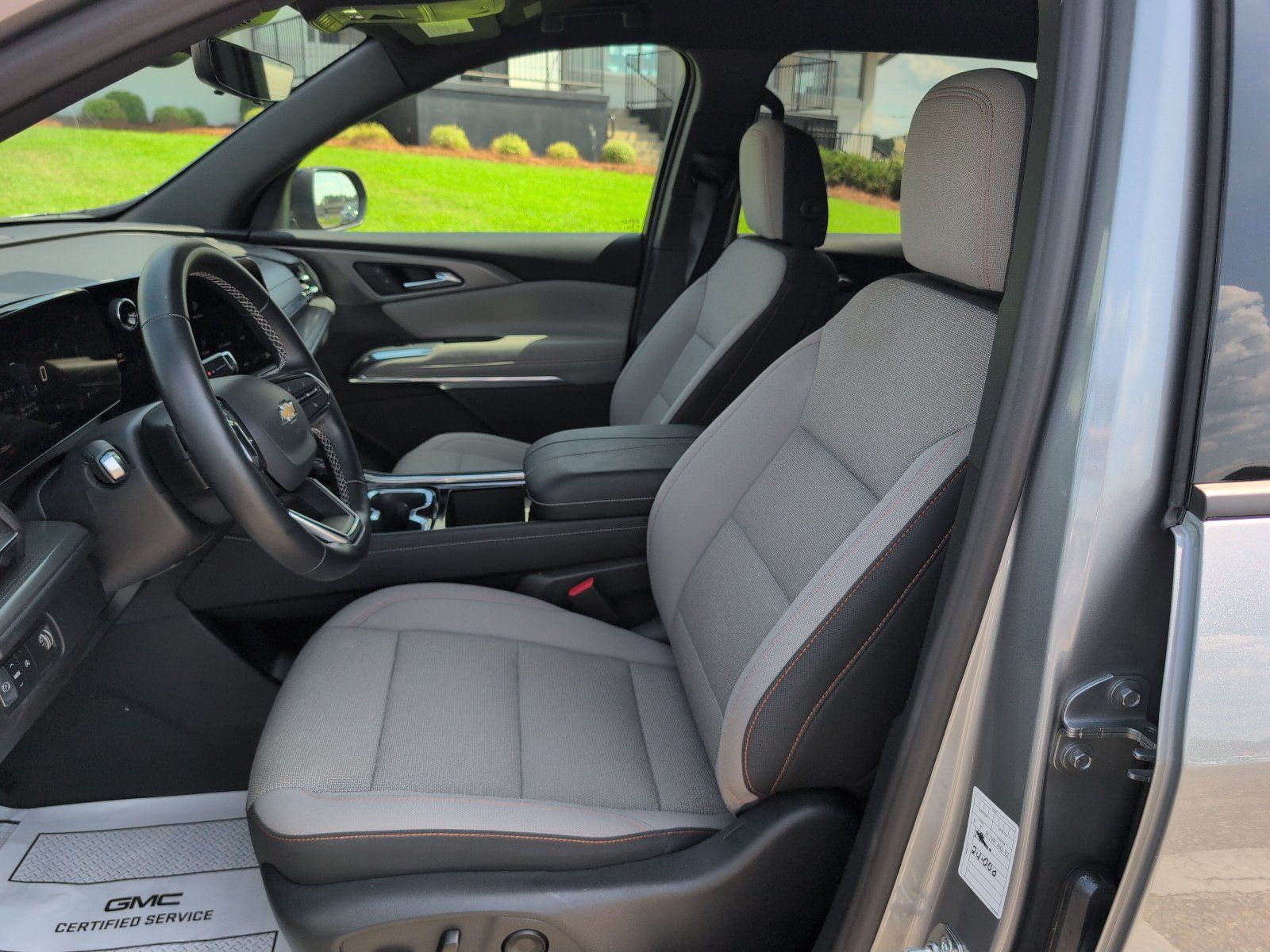 Used 2026 Chevrolet Traverse LT w/ Driver Confidence Package FWD image 15