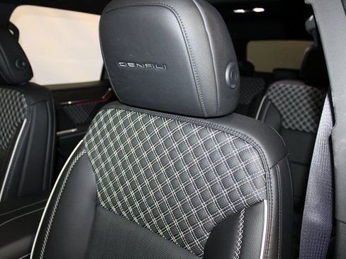 Used 2025 GMC Acadia Denali w/ LPO, Floor Liner Package image 10