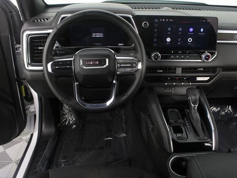 Used 2024 GMC Canyon Elevation image 10