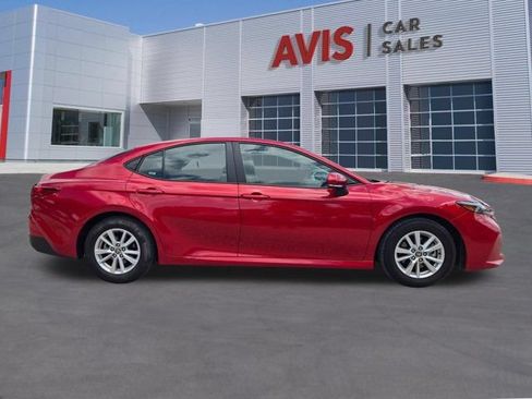 Used 2025 Toyota Camry LE FWD image 5
