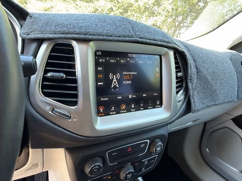 Used 2018 Jeep Compass Latitude w/ Popular Equipment Group AWD/4WD image 14