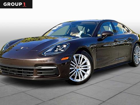 Used 2018 Porsche Panamera image 1