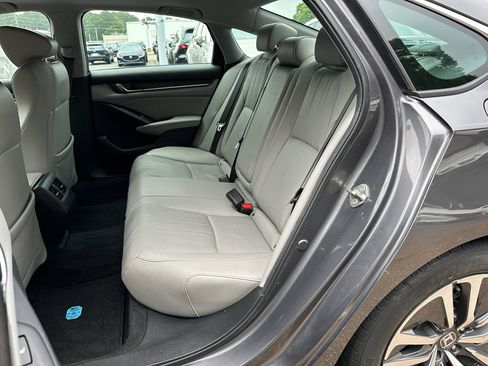 Used 2019 Honda Accord Touring image 9