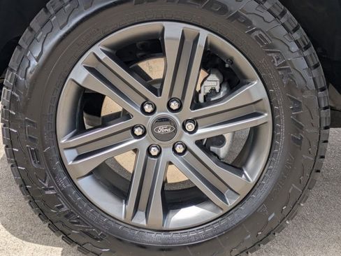Used 2022 Ford F150 Lariat AWD/4WD image 9