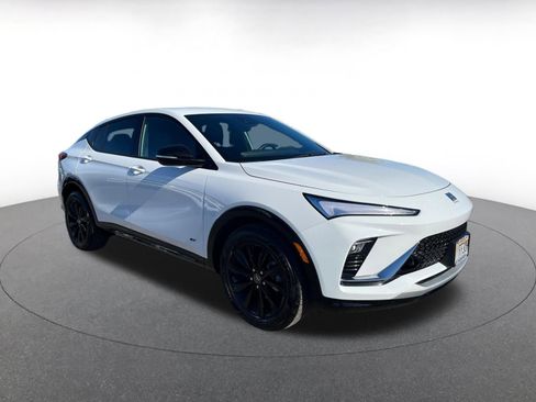 Used 2025 Buick Envista Sport Touring image 1