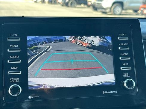 Used 2021 Toyota Camry SE image 22