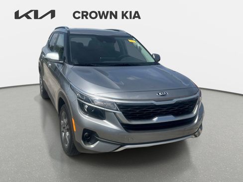 Certified 2025 Kia Seltos S FWD image 2