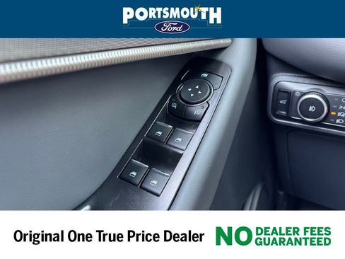 Used 2025 Ford Explorer Active w/ Active Comfort Package AWD/4WD image 20