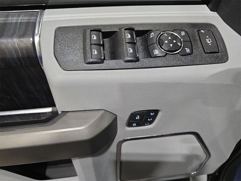 Used 2022 Ford F450 Limited w/ FX4 Off-Road Package image 28