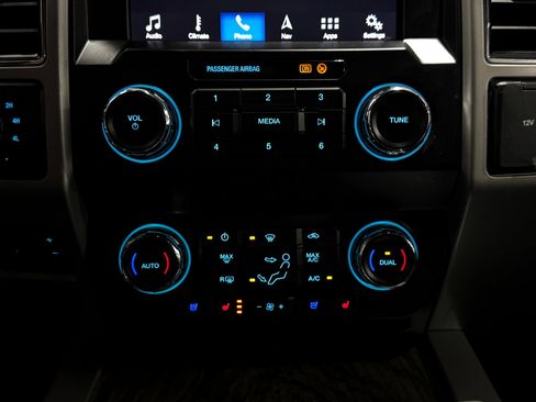 Used 2019 Ford F250 Lariat w/ Lariat Value Package image 27