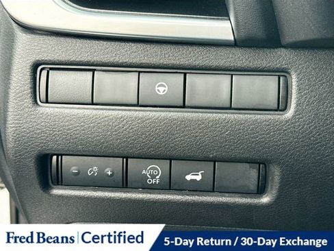 Used 2024 Nissan Rogue SV image 12