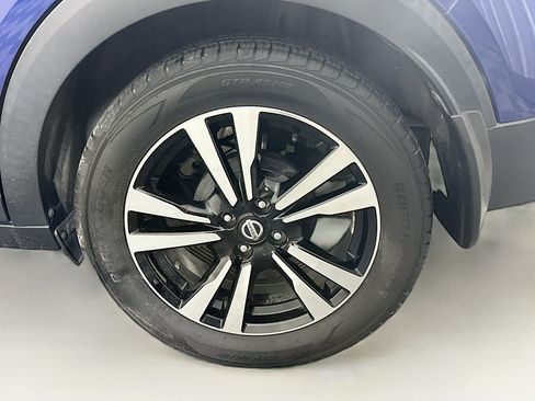 Used 2018 Nissan Kicks SV w/ Exterior Package image 11