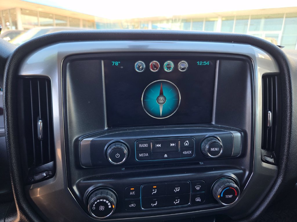 Used 2018 Chevrolet Silverado 1500 LT AWD/4WD image 16