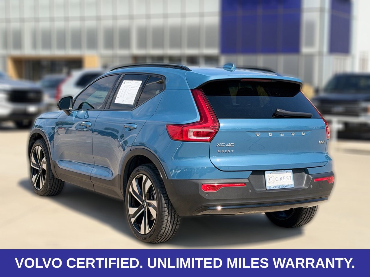 Certified 2025 Volvo XC40 B5 Ultra w/ Protection Package Premier AWD/4WD image 8