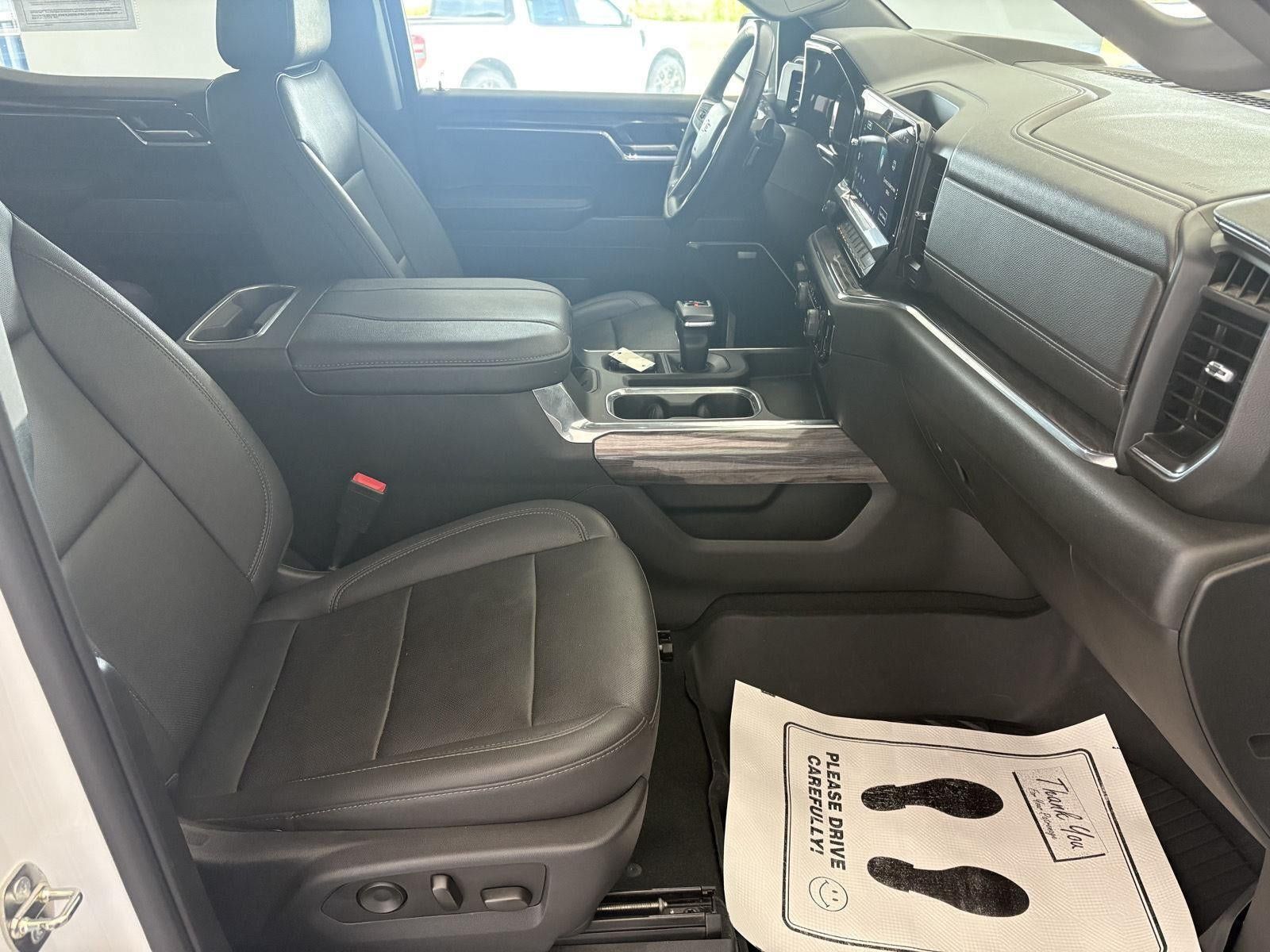 Used 2023 Chevrolet Silverado 1500 LTZ AWD/4WD image 13