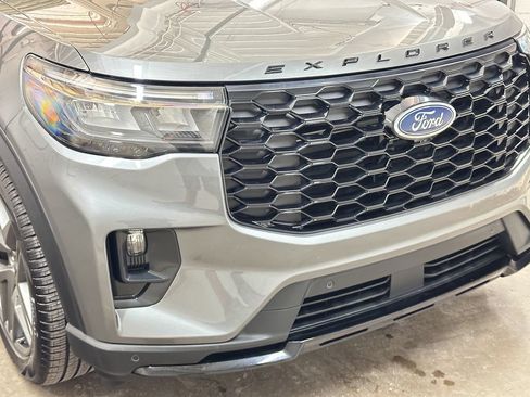 Used 2026 Ford Explorer ST-Line w/ ST-Line Street Pack AWD/4WD image 14