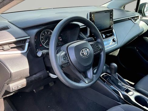Used 2020 Toyota Corolla LE FWD image 18