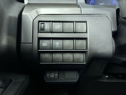 Used 2025 Toyota Tacoma TRD Sport image 18