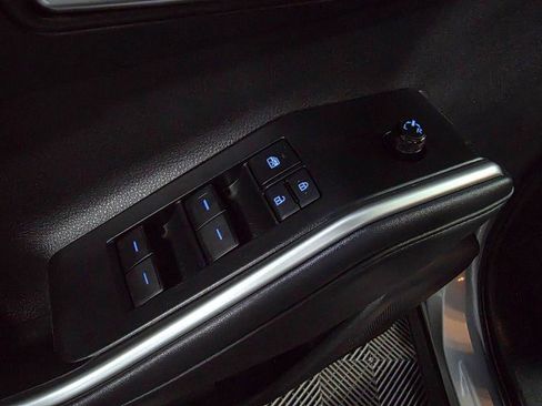 Used 2022 Toyota Highlander XLE image 31