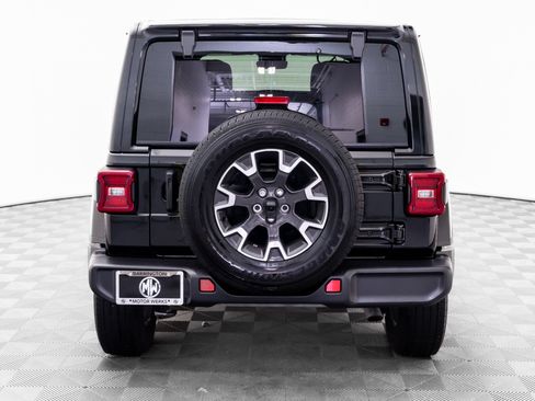 Used 2024 Jeep Wrangler Unlimited Sahara w/ Technology Group AWD/4WD image 5