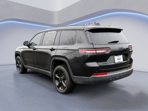 Certified 2023 Jeep Grand Cherokee L Altitude image 3