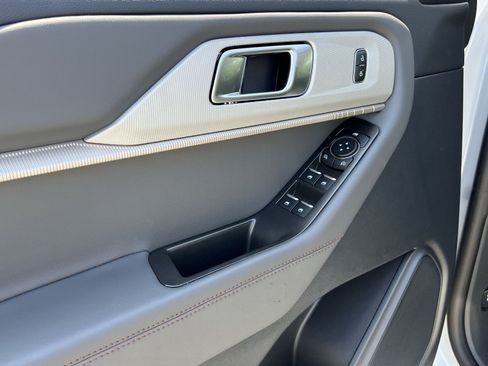 New 2026 Ford Explorer Active AWD/4WD image 15