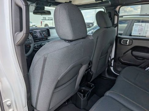 Used 2024 Jeep Wrangler Unlimited Sport AWD/4WD image 25