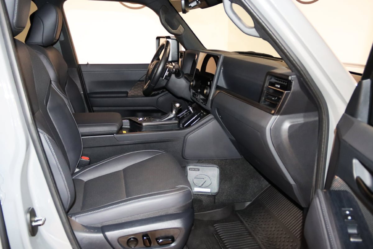 Used 2024 Lexus GX 550 w/ Accessory Package (2T) AWD/4WD image 51