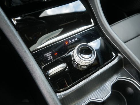 New 2026 Jeep Grand Cherokee Limited AWD/4WD image 11