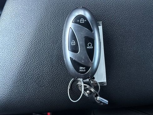 Used 2025 Hyundai Elantra SEL image 28