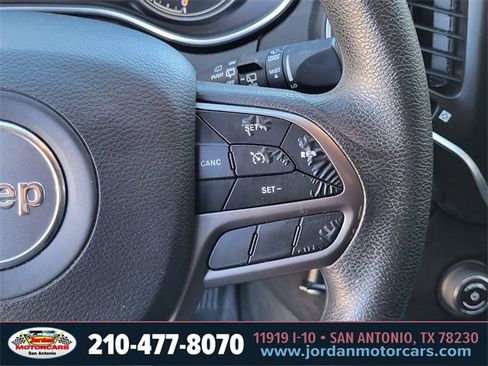 Used 2019 Jeep Cherokee Latitude w/ Popular Appearance Group image 26